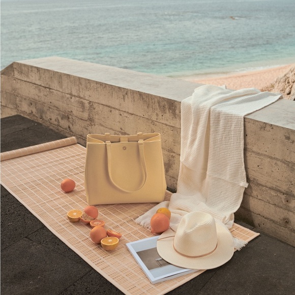 L - Dagne Dover Allen Tote in Pollen - NWOT - Picture 2 of 10